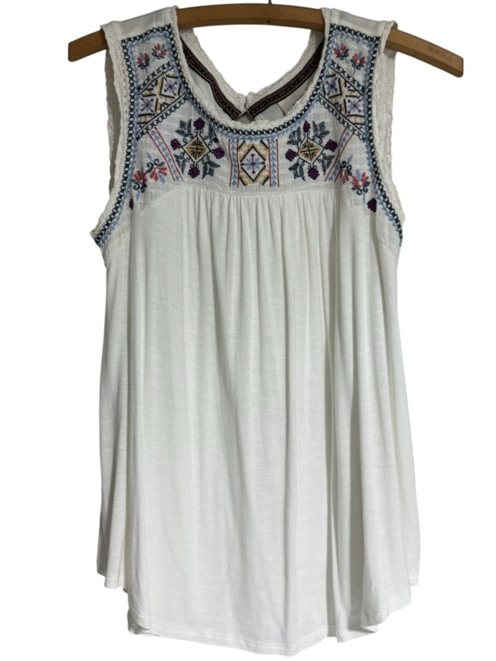 Knox Rose Embroidered Scoop Collar Sleeveless Women’s Large Knitted Trim Sleeve